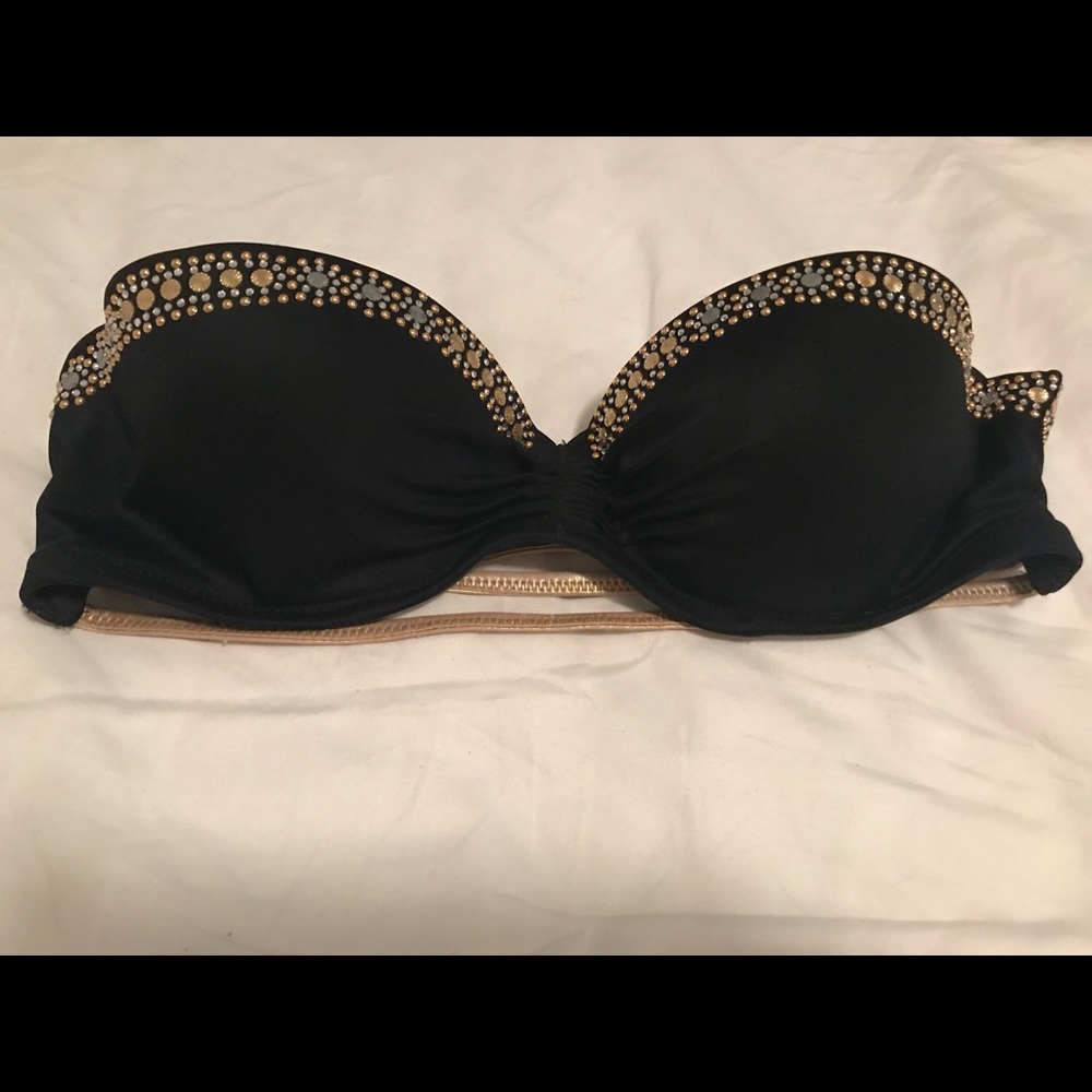 Victoria’s Secret strapless bikini top
